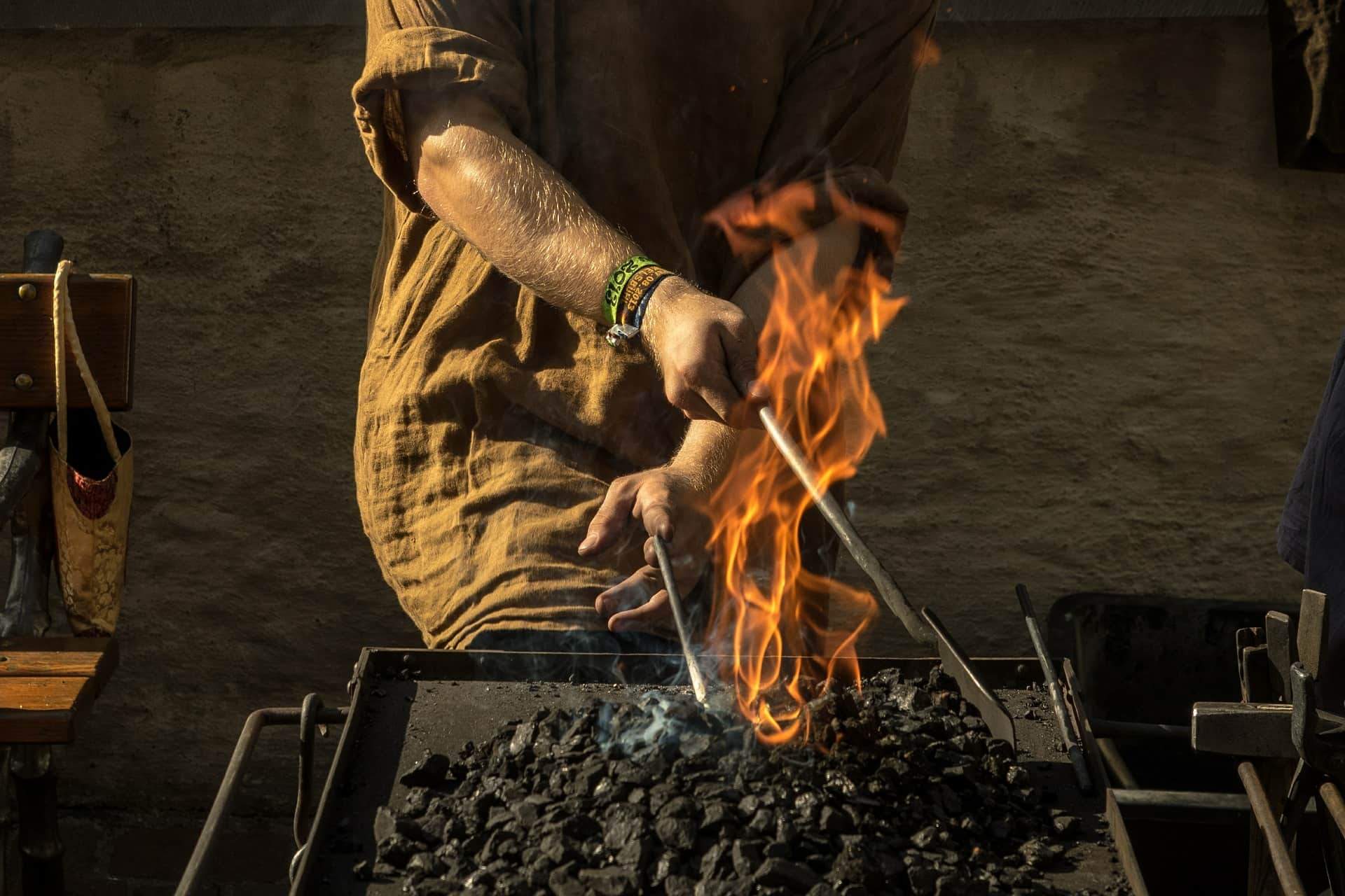 3 questions essentielles à se poser pour réussir la trempe de votre couteau - ForgeOrigine