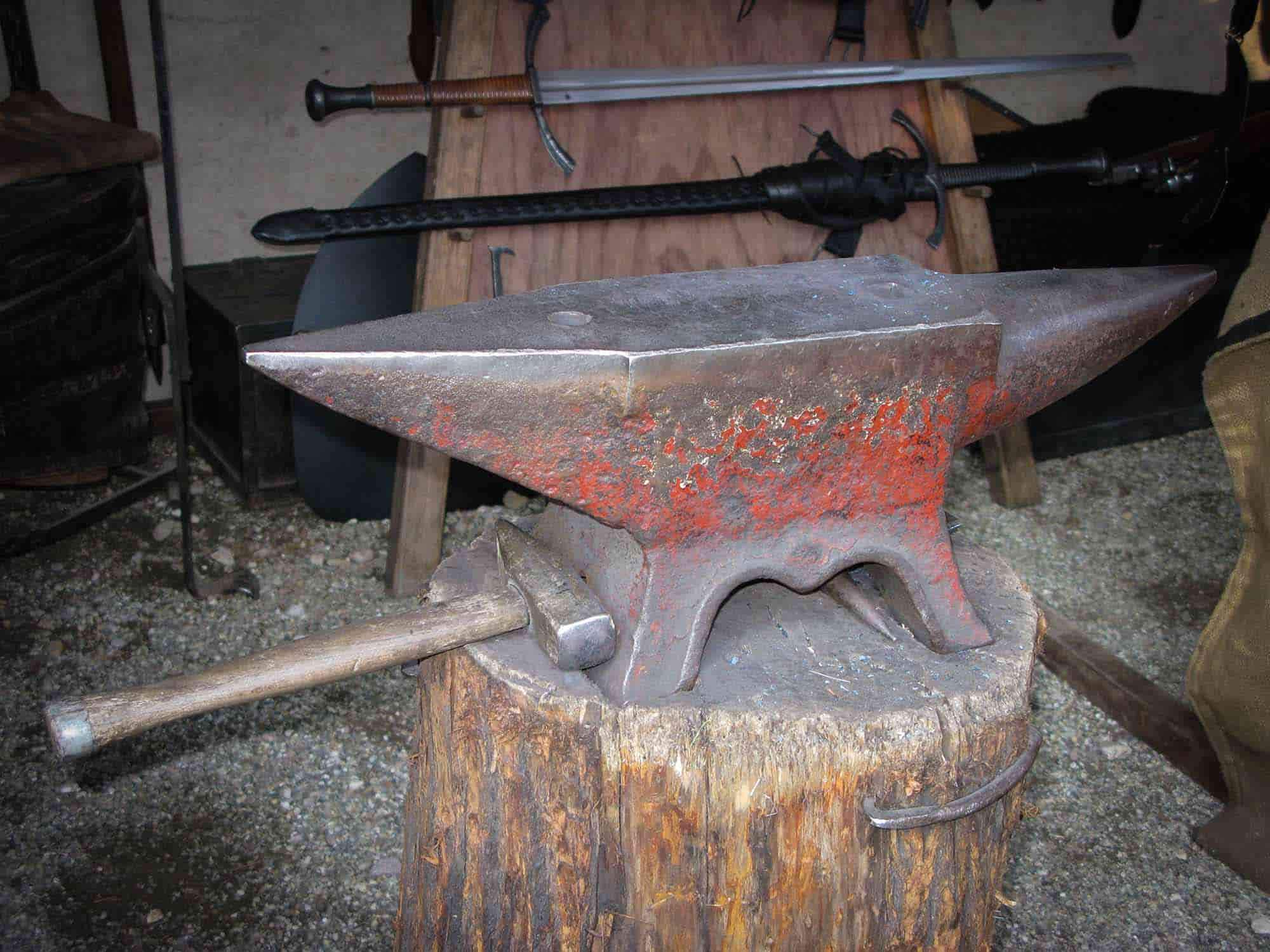 L’enclume du forgeron (outil) - ForgeOrigine