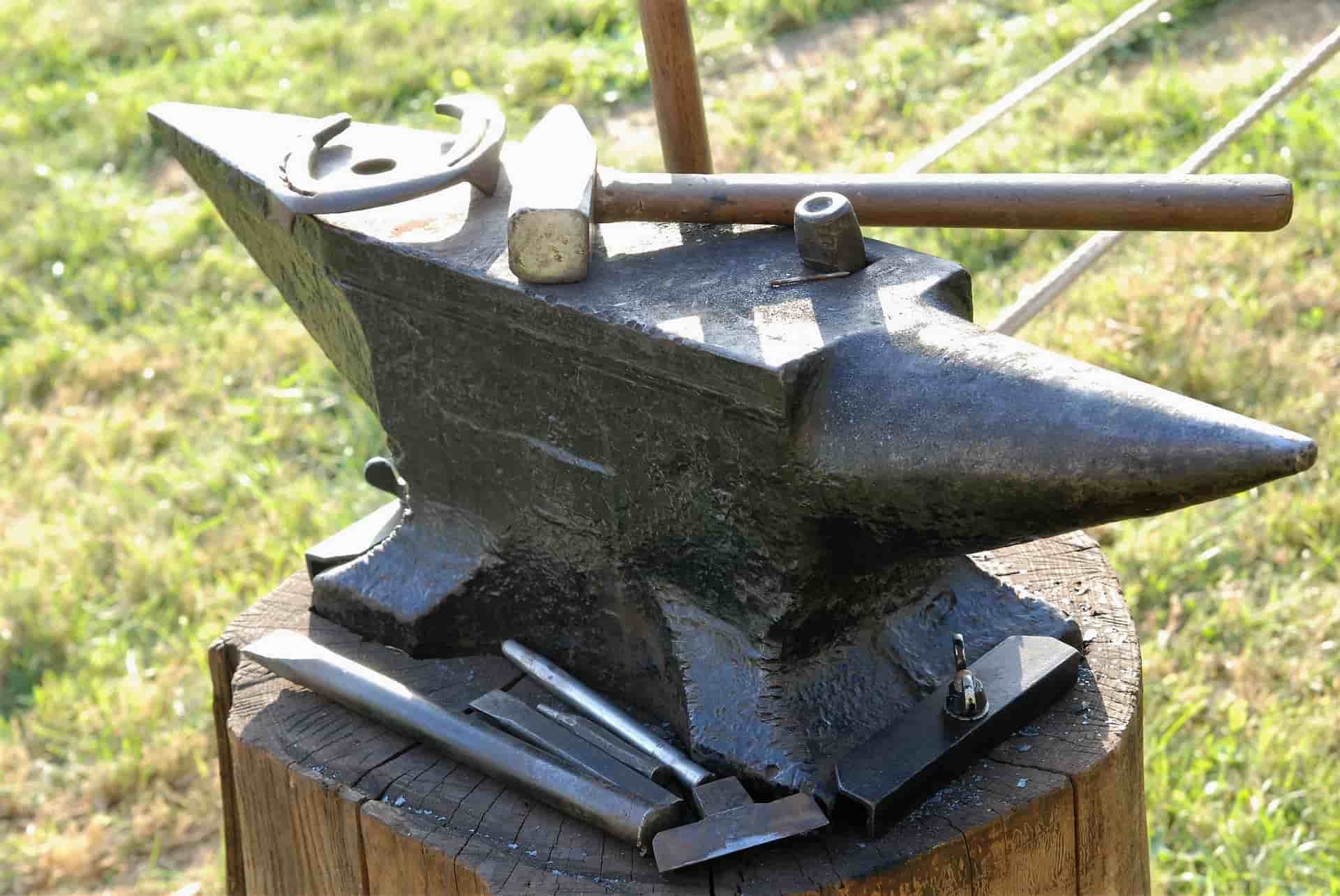 L’enclume de maréchal-ferrant, outil indispensable - ForgeOrigine