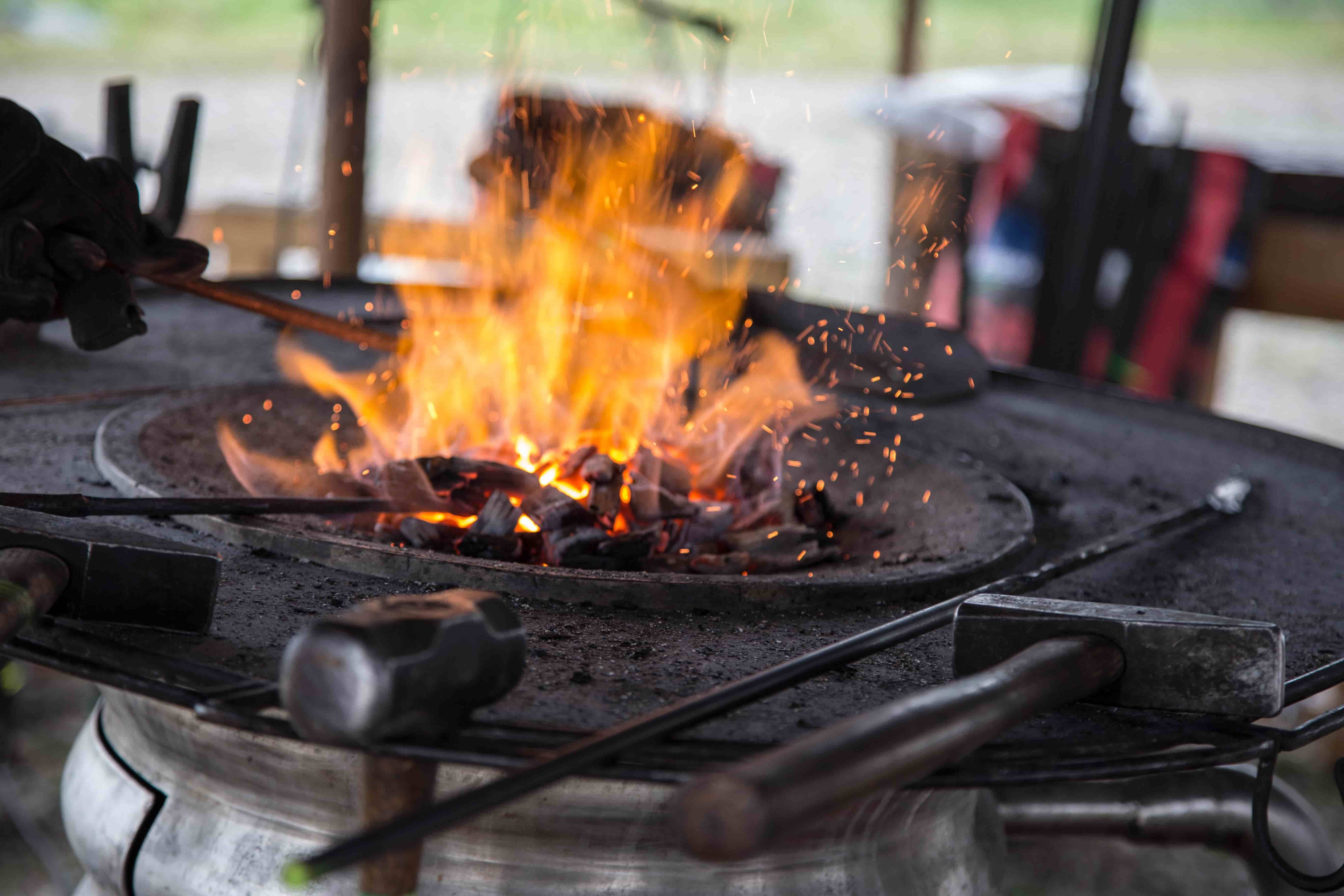 Le charbon de forge un choix important - ForgeOrigine