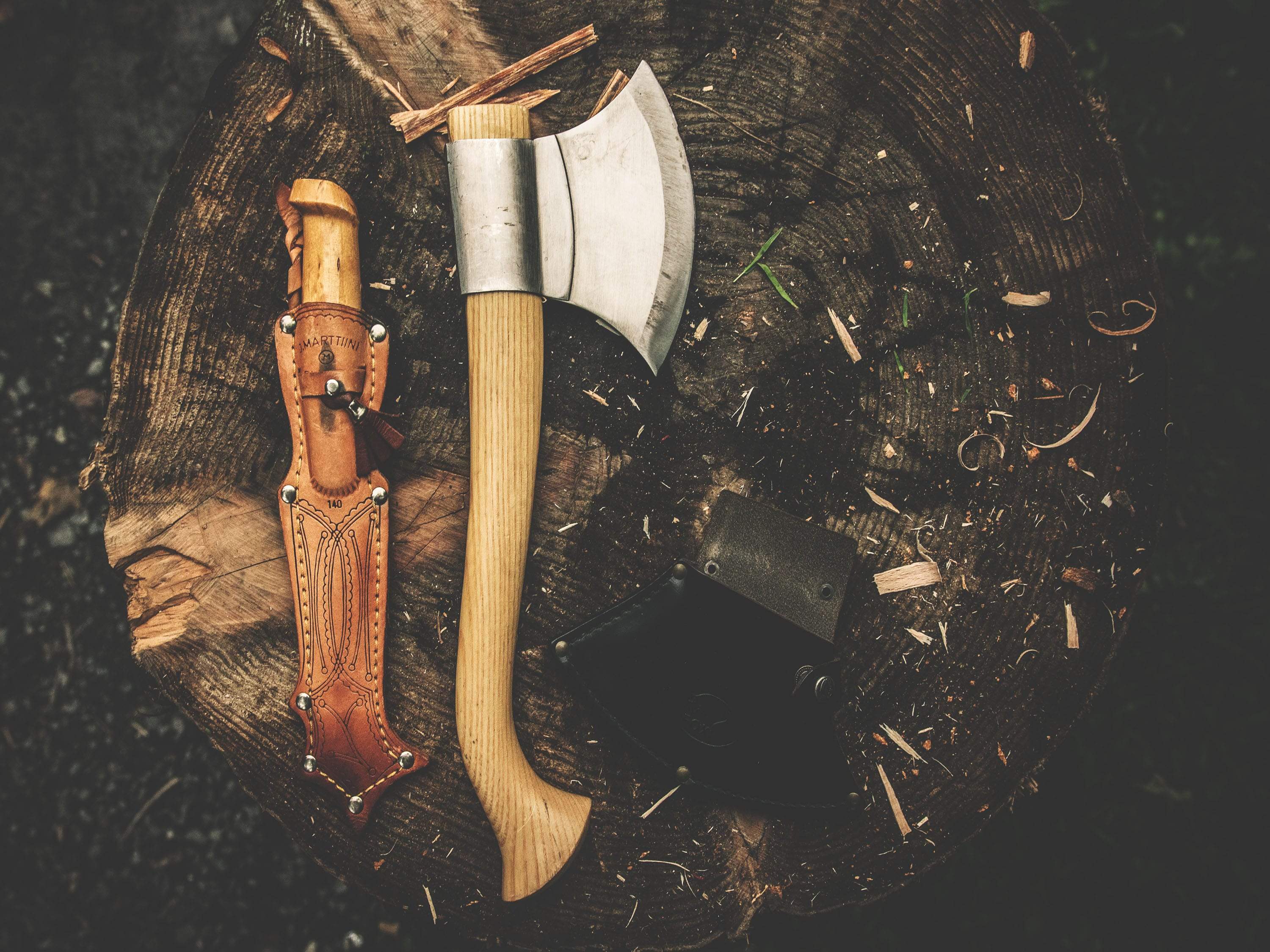 Comment faire un étui en cuir pour son couteau - ForgeOrigine