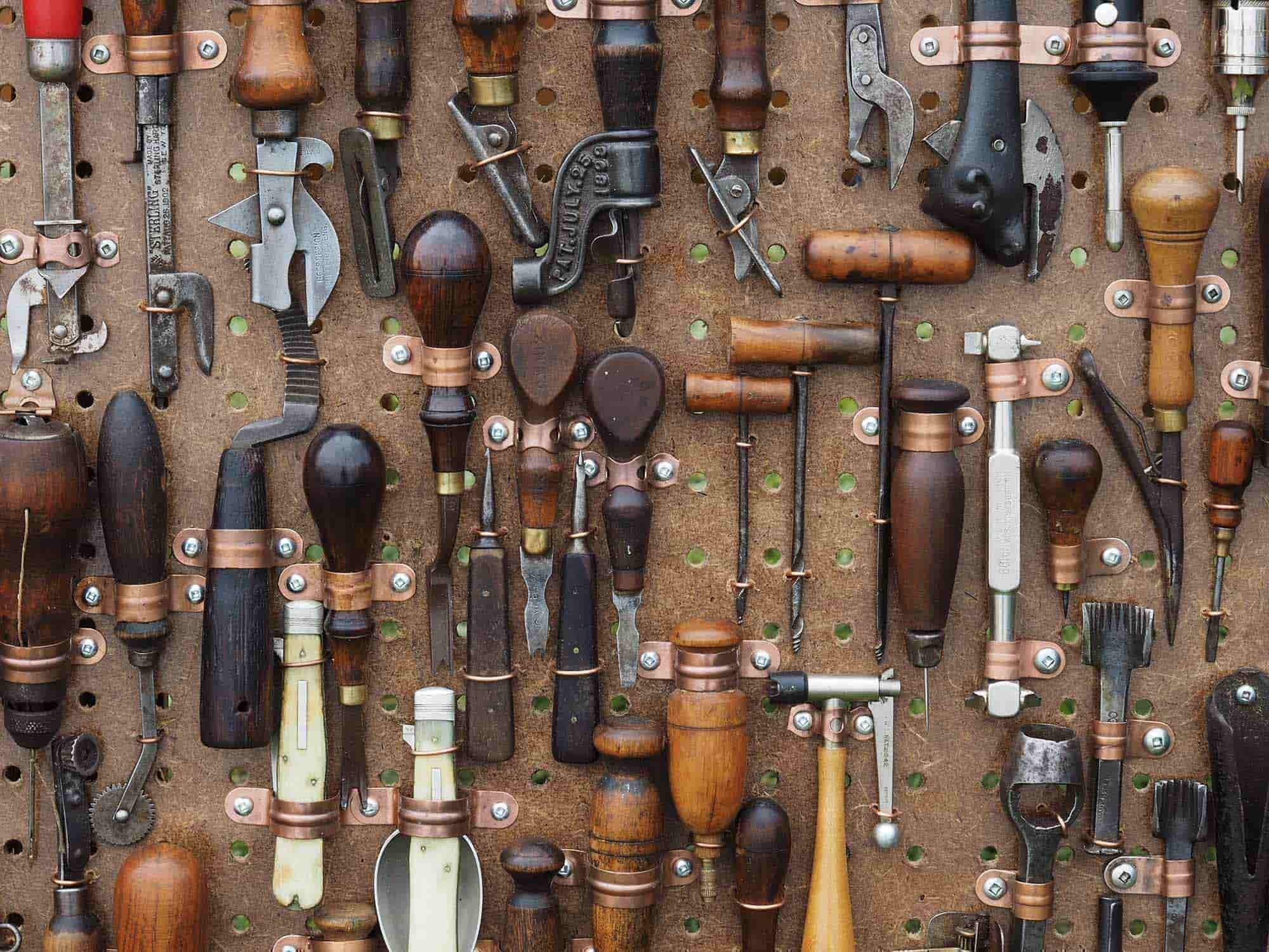 Les outils pour faire un étui en cuir de couteau - ForgeOrigine