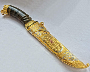 Couteau scorpion en or et damas - ForgeOrigine