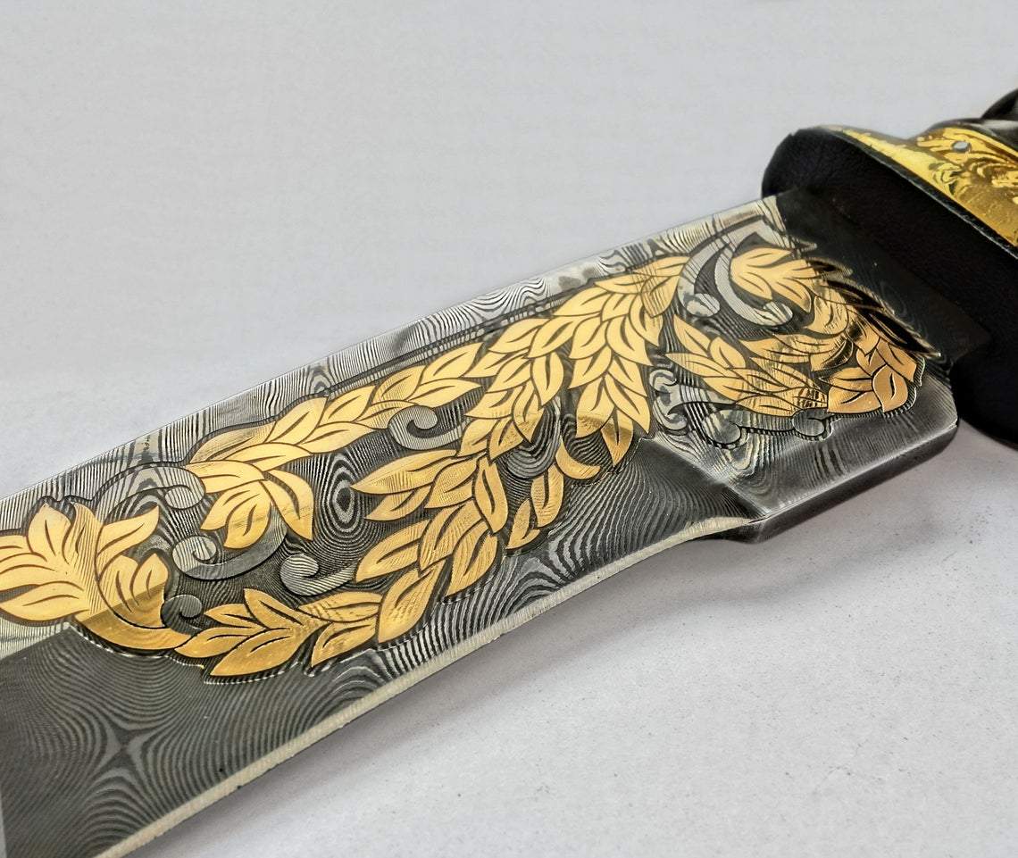Couteau scorpion en or et damas - ForgeOrigine
