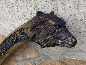 Hache manche sculpté tête de loup - ForgeOrigine
